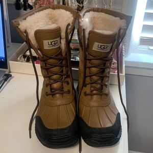 UGG ADIRONDACK BOOT